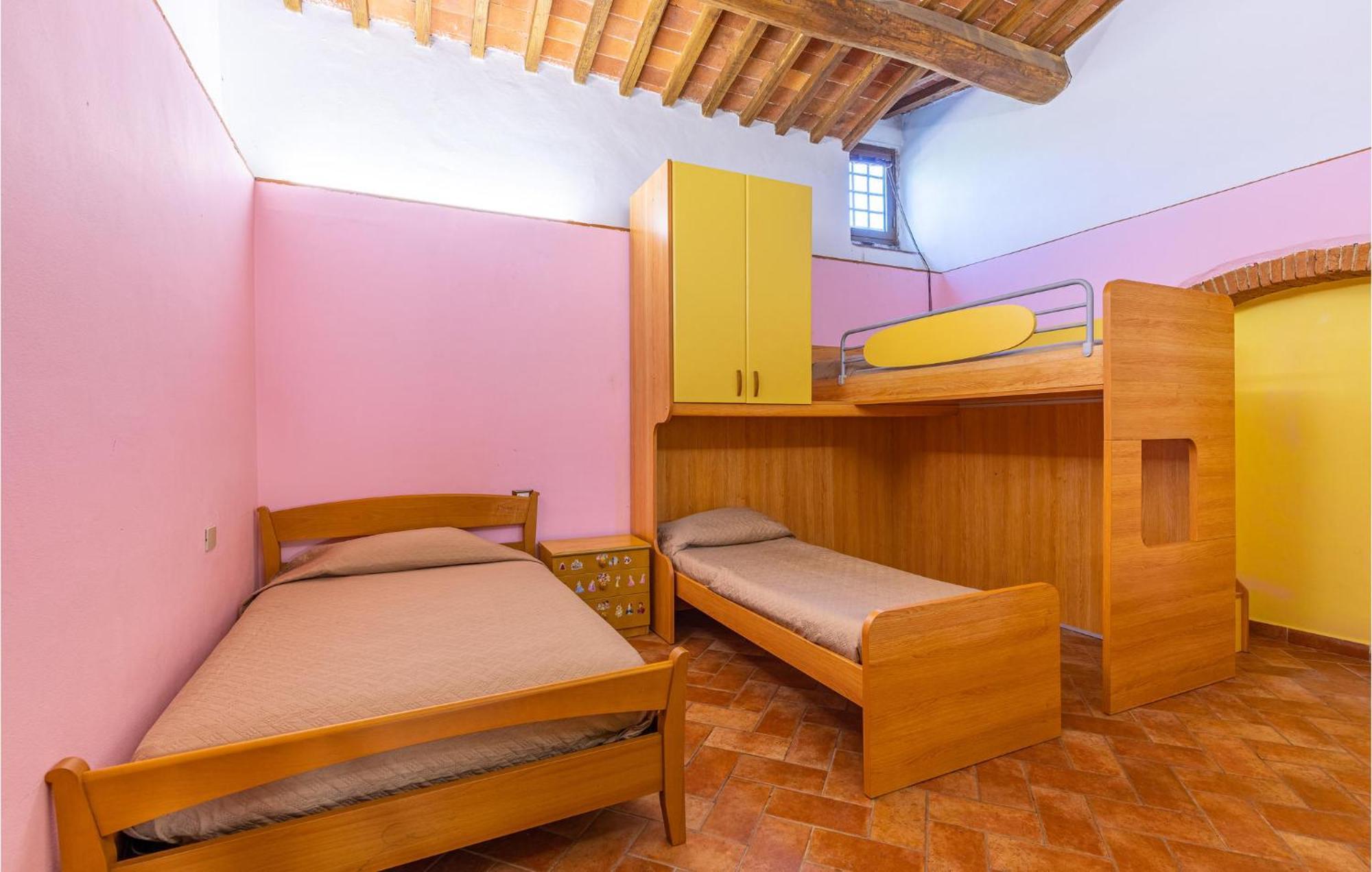 Awesome Home In Marliana With Kitchenette Екстер'єр фото